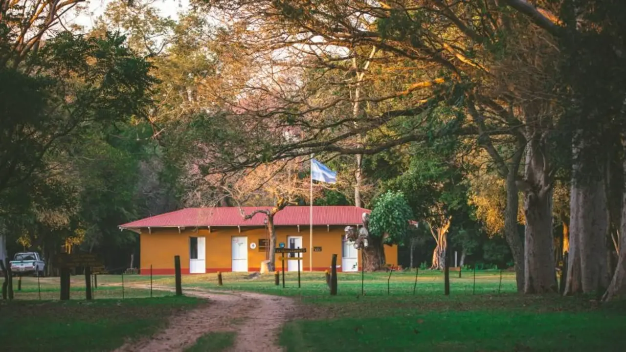 El pueblo de Corrientes que es la puerta de entrada al Iberá: qué hacer en una escapada de fin de semana