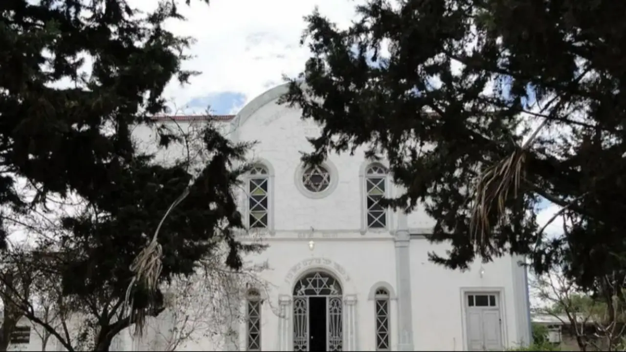El pueblo de Santa Fe que parece detenido en el tiempo: tiene sinagogas de 1905 y el cementerio más antiguo de Argentina