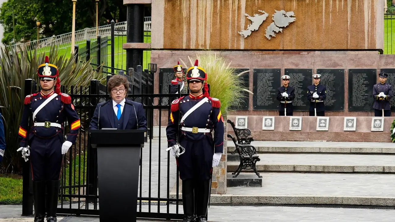 Milei usa a Malvinas para tapar la crisis y empeora la relación con China