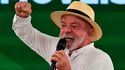 Lula acaricia una victoria en primera vuelta, según una encuesta Lula acaricia una victoria en primera vuelta, según una encuesta