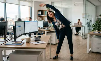 Cómo mejorar tu forma física mientras estás trabajando sentado | Lifestyle