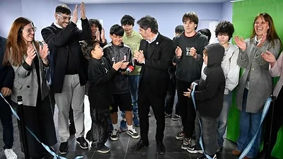 Kicillof inauguró la nueva Casa de la Provincia en Pigüé y apuntó contra Milei: "Sin inversión pública no hay derechos" Kicillof inauguró la nueva Casa de la Provincia en Pigüé y apuntó contra Milei: "Sin inversión pública no hay derechos"