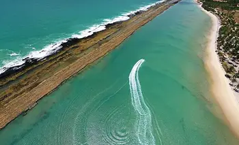 Furor con la playa de Brasil con la piscina natural más grande | Viajes