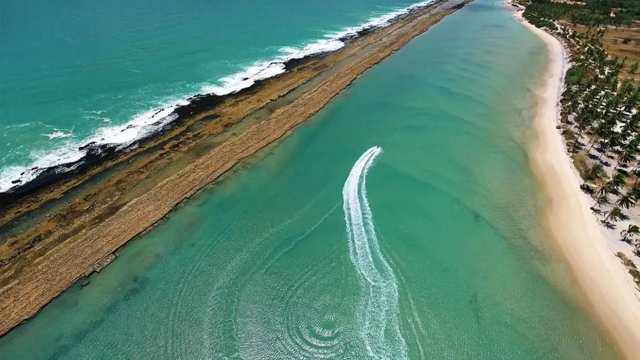 Furor con la playa de Brasil donde se puede disfrutar la piscina natural más grande de Latinoamérica
