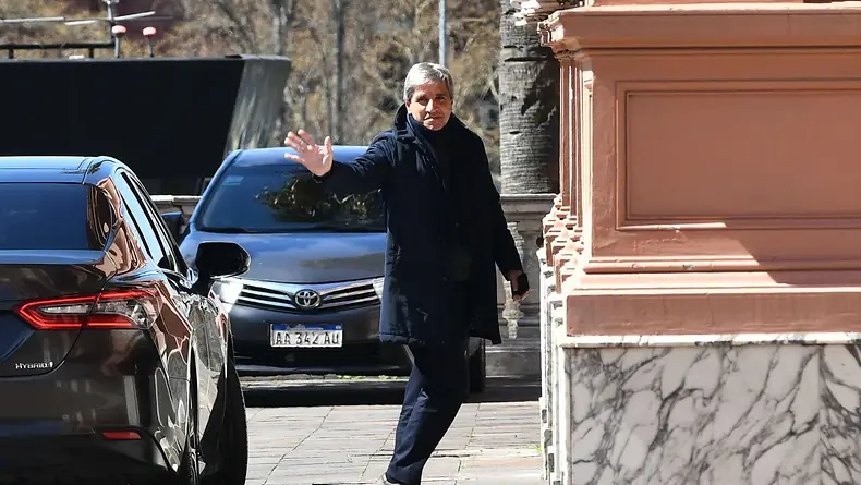 El verso de la estabilidad, el riesgo del dólar y la crisis de la economía | Gobierno