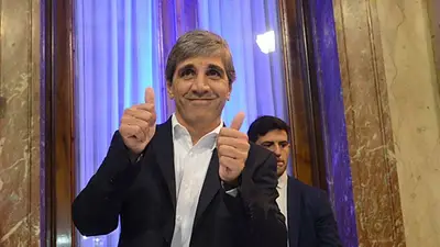 El ridículo pedido de Luis Caputo a los jóvenes: "Intenten convencer" El ridículo pedido de Luis Caputo a los jóvenes: "Intenten convencer"