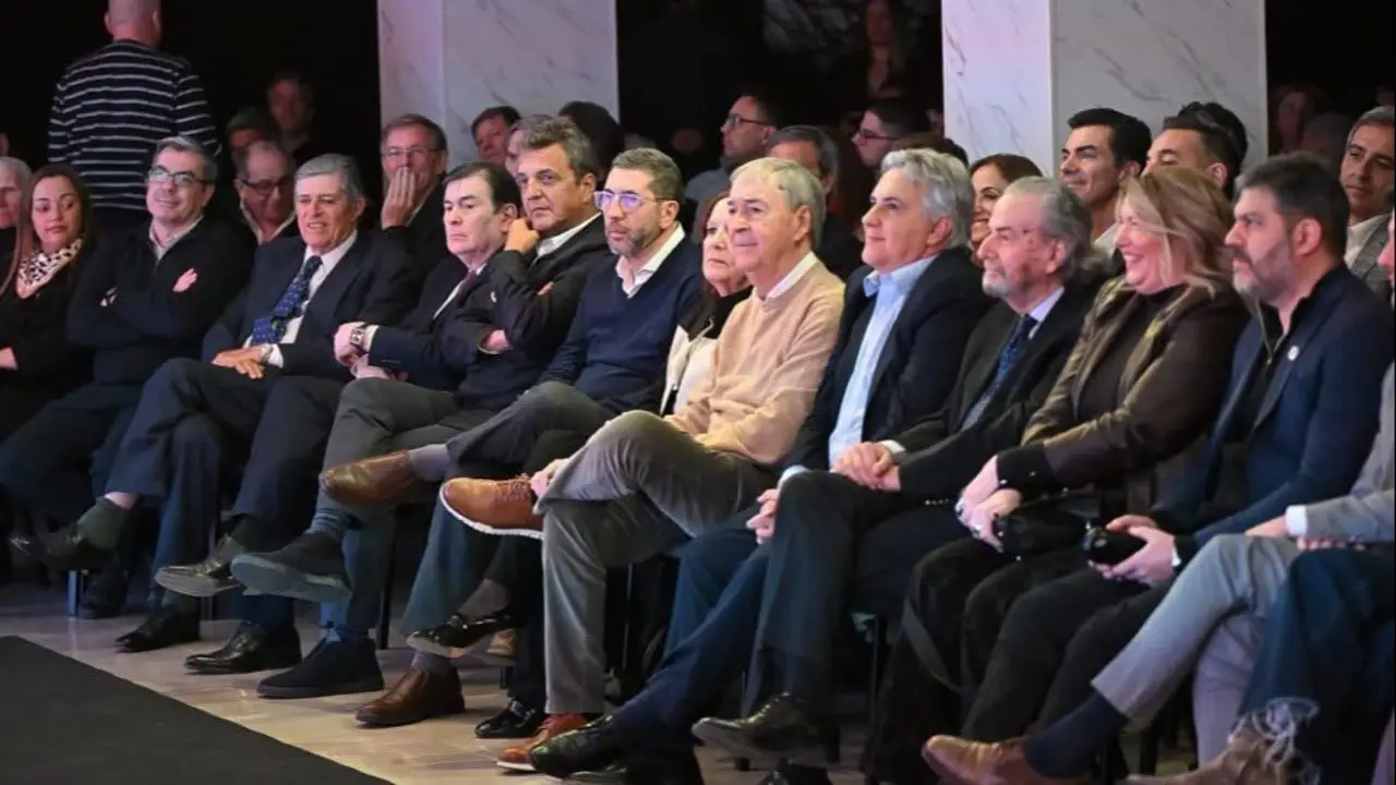 Un homenaje a De la Sota dejó postales de unidad en el peronismo