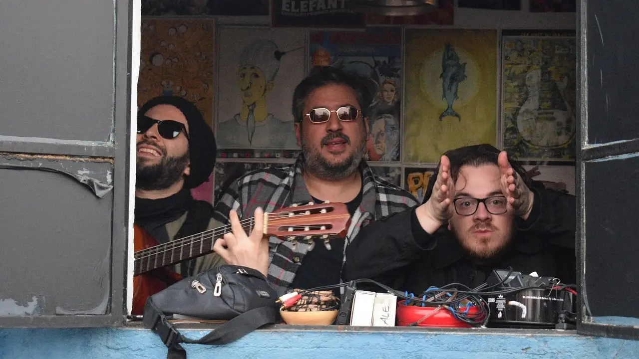 Los Yiya presentan su primer EP “Dignísimo” con un show en La Radiográfica.