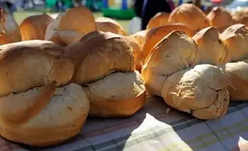 El pueblo de cinco manzanas y 300 habitantes con la galleta de campo más grande del mundo | Escapadas