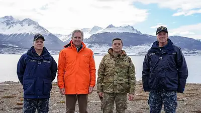 Quirno y Presti visitaron el predio donde se hará la base en Ushuaia Quirno y Presti visitaron el predio donde se hará la base en Ushuaia