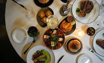 Un fogonero al aire libre y cócteles de autor: el plan a menos de 1 hora de CABA | Gastronomía