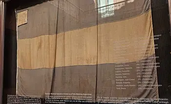 La oposición le pide al Gobierno que restituya bandera que flameó en Malvinas | Islas malvinas