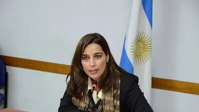 Ola de repudio a funcionaria libertaria por llamar "cucarachas" a peronistas Ola de repudio a funcionaria libertaria por llamar "cucarachas" a peronistas