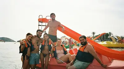 Netflix sorprende con la miniserie de cinco capítulos que desafía el poder la amistad Netflix sorprende con la miniserie de cinco capítulos que desafía el poder la amistad