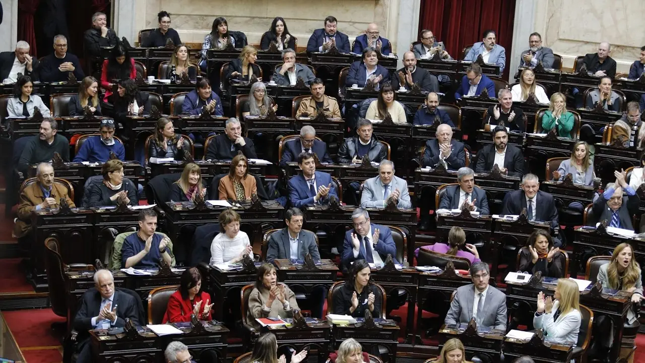 DNU 70/23: a la oposición aún le faltan 14 diputados para el quórum