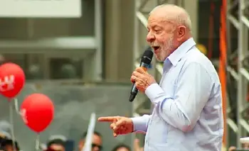 Lula denunció que Flávio Bolsonaro fue a "pedir ayuda a Trump" para ganar las elecciones | Brasil 