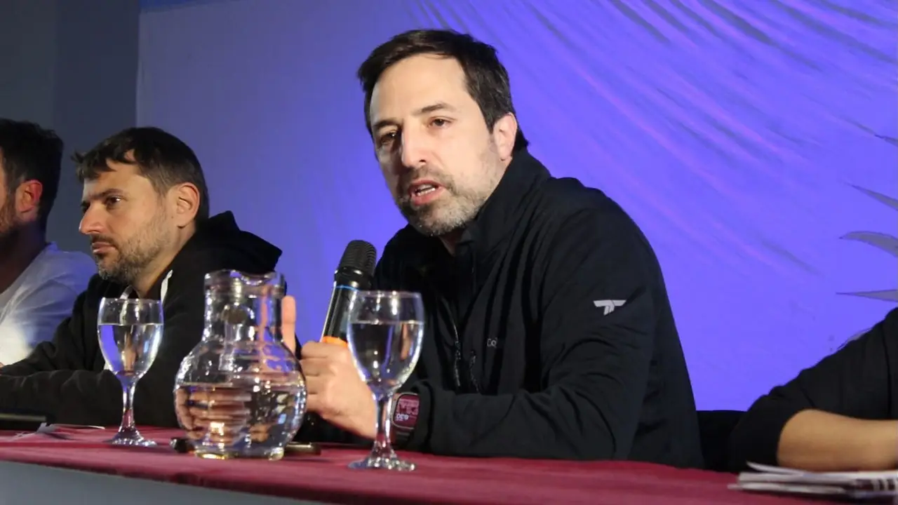 Kreplak: "Tenemos que hacer el esfuerzo para sacar a Milei del lugar en donde esta"
