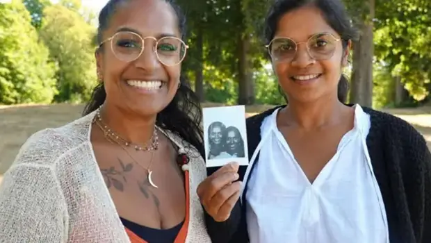 Fueron mejores amigas durante una década hasta que un ADN reveló que eran hermanas | Curiosidades
