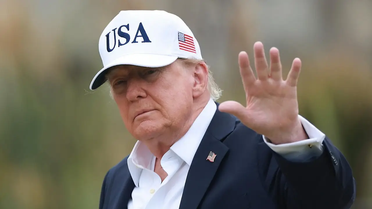 Trump denuncia una "conspiración enfermiza" contra la IA que beneficia a China y rechazó regulaciones