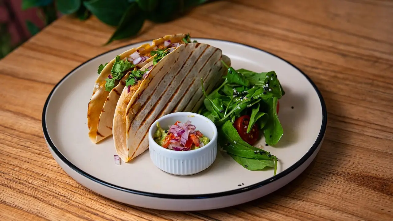 tortillas de harina con guacamole