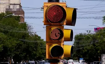 Chau amarillo en el semáforo: por qué no hay en algunos lugares y qué pasa en Brasil | Calle
