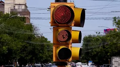 Chau amarillo en el semáforo: por qué no hay en algunos lugares y qué pasa en Brasil Chau amarillo en el semáforo: por qué no hay en algunos lugares y qué pasa en Brasil