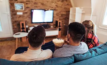 Los 15 sitios para ver películas y series gratis online de manera legal | Streaming