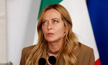 Meloni, contra los migrantes: prohíbe la burka en colegios y limita el cupo de extranjeros | Italia