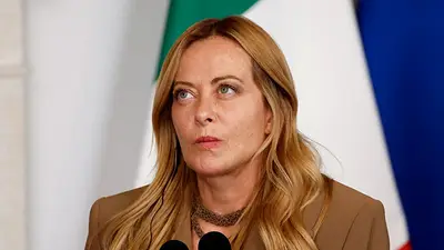Italia migrantes burka colegio giorgia Meloni Italia migrantes burka colegio giorgia Meloni