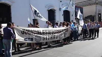 Judiciales de Corrientes denunciaron casos de violencia laboral y elevaron reclamos salariales Judiciales de Corrientes denunciaron casos de violencia laboral y elevaron reclamos salariales