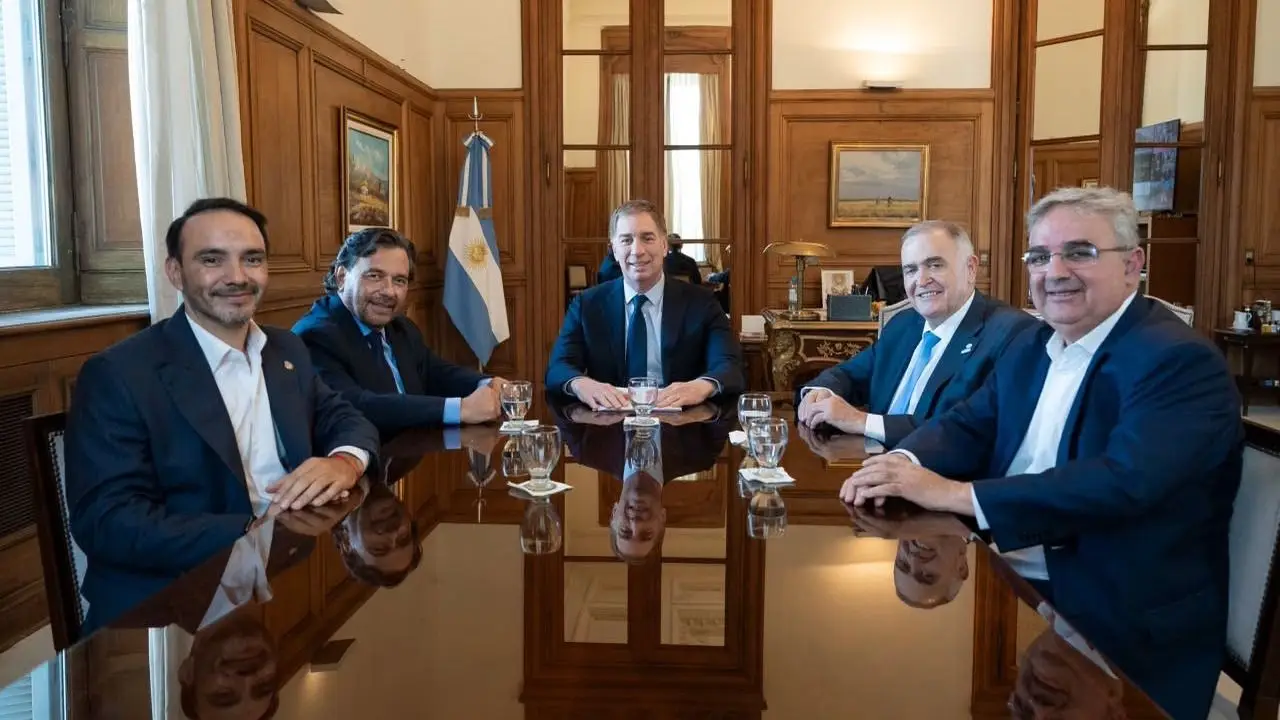 Los gobernadores dialoguistas llevaron a Santilli sus quejas por la falta de reciprocidad