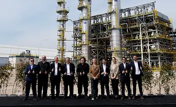 Milei fue a Bahía Blanca a visitar empresas energéticas, de los pocos sectores pujantes | Seguimiento minuto a minuto
