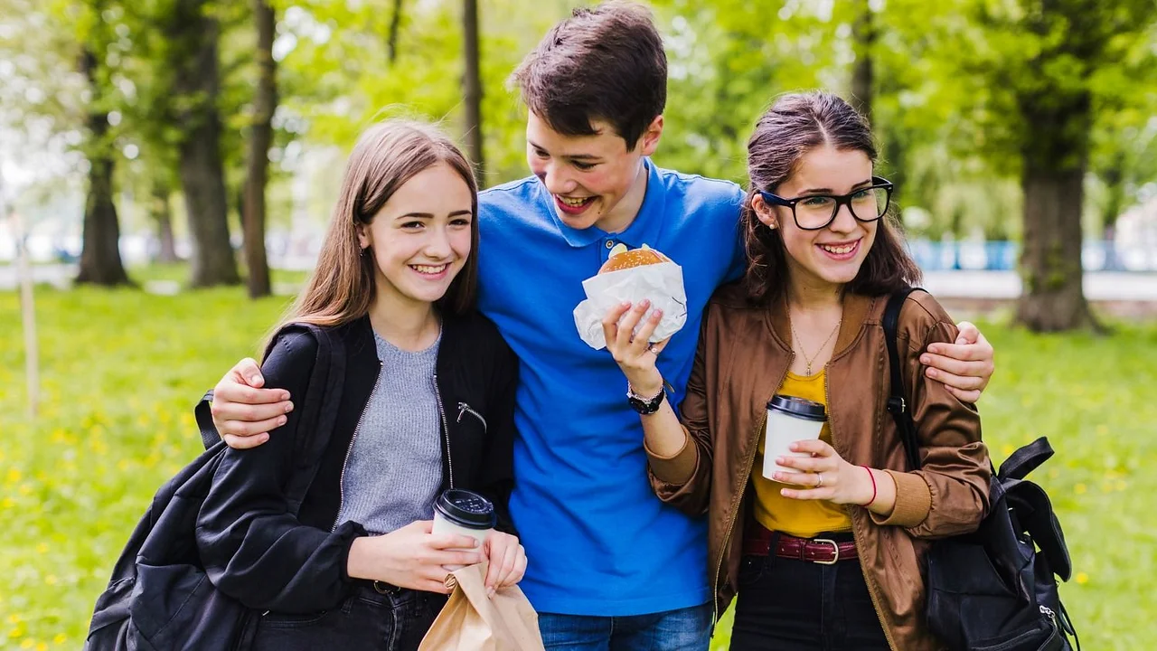 Cuenta DNI lanzó un beneficio especial para adolescentes por el Día del Estudiante