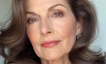 El truco de las maquilladoras para pintarse los labios a los +50 | Belleza