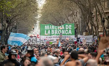 La Marcha de la Bronca retumbó contra Milei en todo el país | Marchas