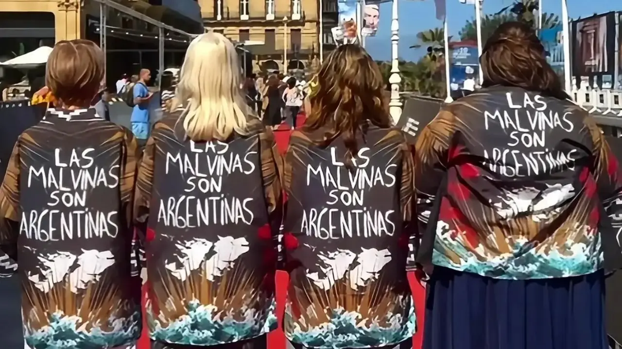 Malvinas kimono.