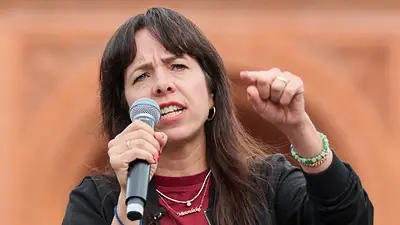 Elif Eralp, la candidata de izquierda que sorprendió a todos y podría gobernar Berlín Elif Eralp, la candidata de izquierda que sorprendió a todos y podría gobernar Berlín