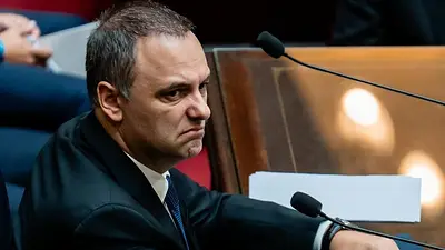 Después de 150 días, Adorni presentó su declaración jurada: 77 páginas para responder 20 puntos Después de 150 días, Adorni presentó su declaración jurada: 77 páginas para responder 20 puntos
