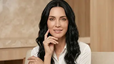 Cabello brilloso a los 50. Cabello brilloso a los 50.