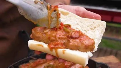Chorizo a la pomarola Chorizo a la pomarola