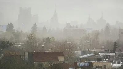 Emergencia en Mendoza por viento Zonda: suspensión de clases, voladuras de techos e incendios Emergencia en Mendoza por viento Zonda: suspensión de clases, voladuras de techos e incendios