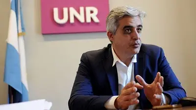 El rector de la UNR cargó contra Milei por no cumplir con la Ley de Financiamiento: "Antecedente peligroso" El rector de la UNR cargó contra Milei por no cumplir con la Ley de Financiamiento: "Antecedente peligroso"