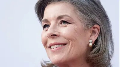 Cómo cuidar las canas a los +50. Cómo cuidar las canas a los +50.