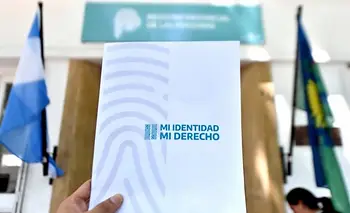  Mi identidad Mi derecho: el Gobierno bonaerense entregó partidas de nacimiento en Escobar | Axel kicillof 