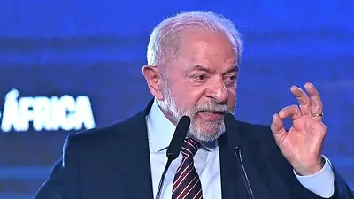 Lula cruzó a Trump en un acto en Río de Janeiro: "Sólo le quedo yo" Lula cruzó a Trump en un acto en Río de Janeiro: "Sólo le quedo yo"