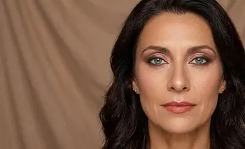 Cómo maquillarse los ojos a los +50, según expertos | Belleza