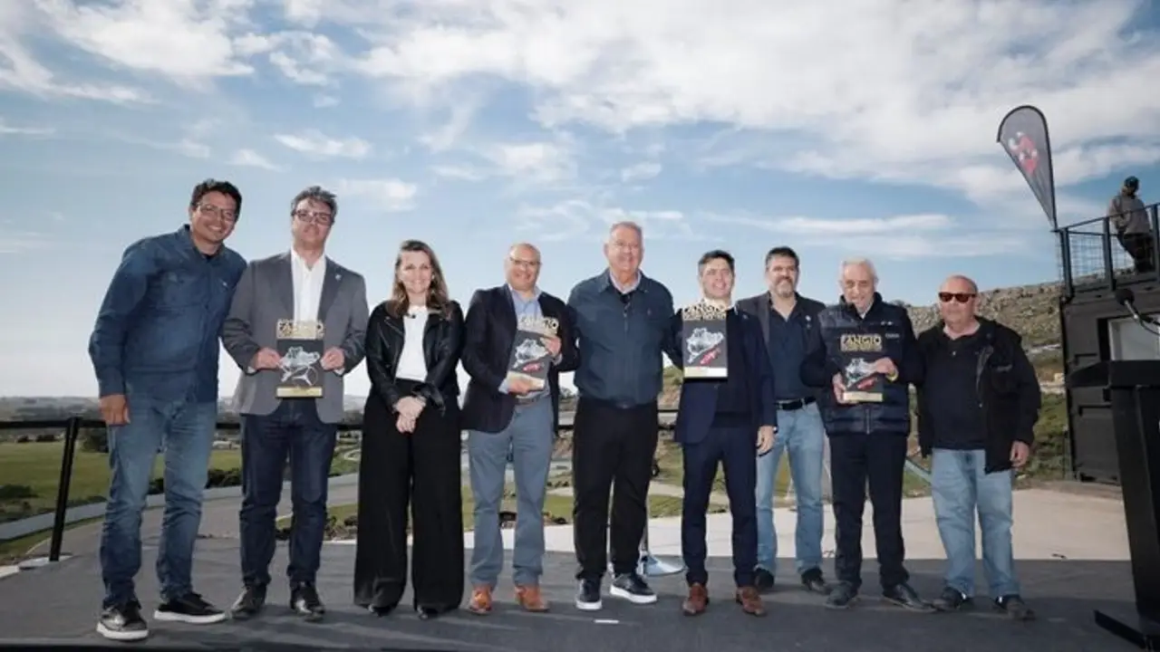Kicillof reinauguró el Autódromo Fangio tras 15 años en Balcarce y destacó el impacto turístico y productivo