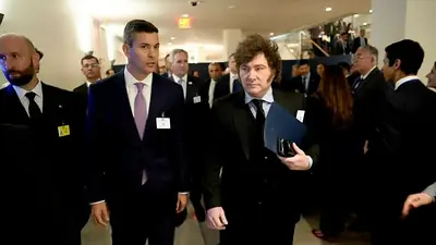 Tras el fallo de la Corte por la Ley de Tierras, Milei y gobernadores viajan a París Tras el fallo de la Corte por la Ley de Tierras, Milei y gobernadores viajan a París