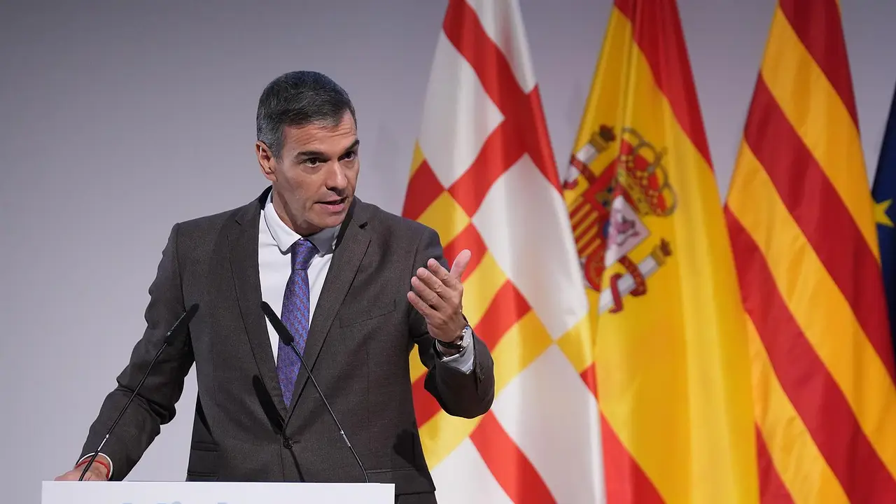 Pedro Sánchez pidió priorizar la vivienda residencial sobre la turística y alertó por la brecha de los "tecnoligarcas"