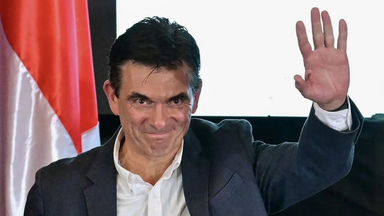 Paz le abre la puerta a las privatizaciones y siembra el terreno para vender empresas de litio y petroleo